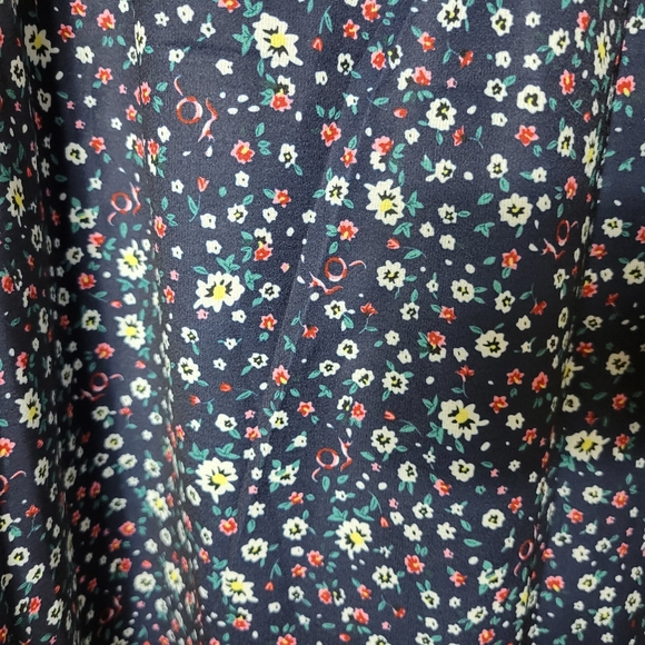 SimpleFun Women's Large Tie Front Blue Floral Top - Picture 9 of 11